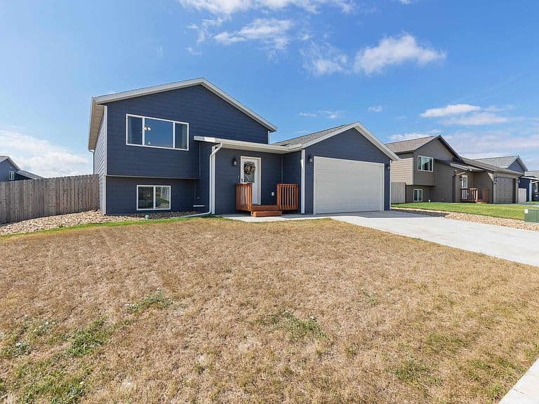 645 Civil Way photo 1