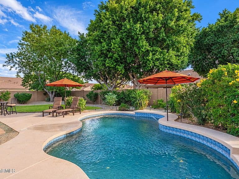 5253 E VILLA RITA Drive photo 1