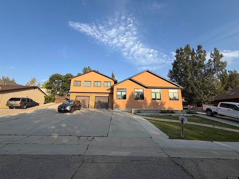 2030 Carson St photo 2