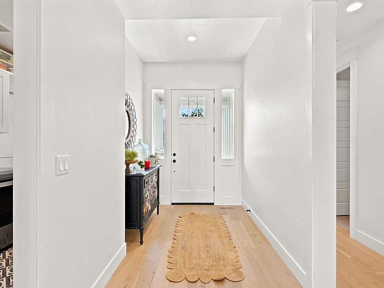 1744 N Annadale Way photo 4