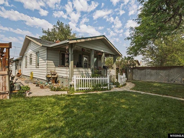 1342 S Cottonwood St photo 2