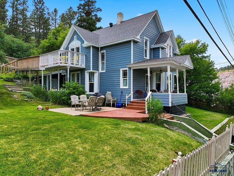 29 Park Ave photo 1