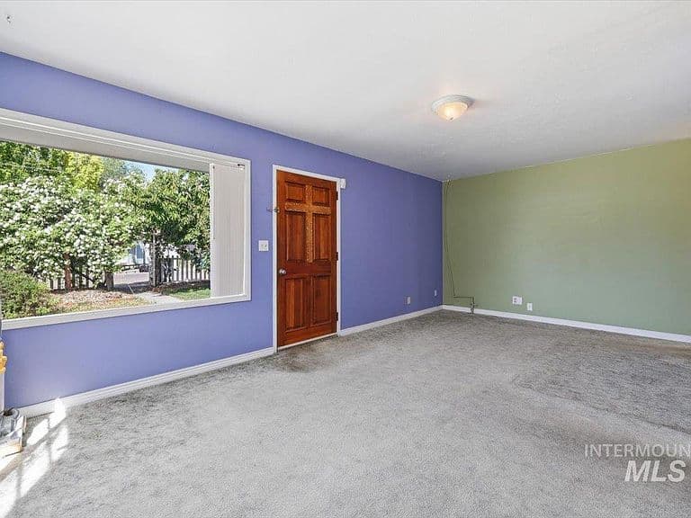 8 N Sunset St photo 5
