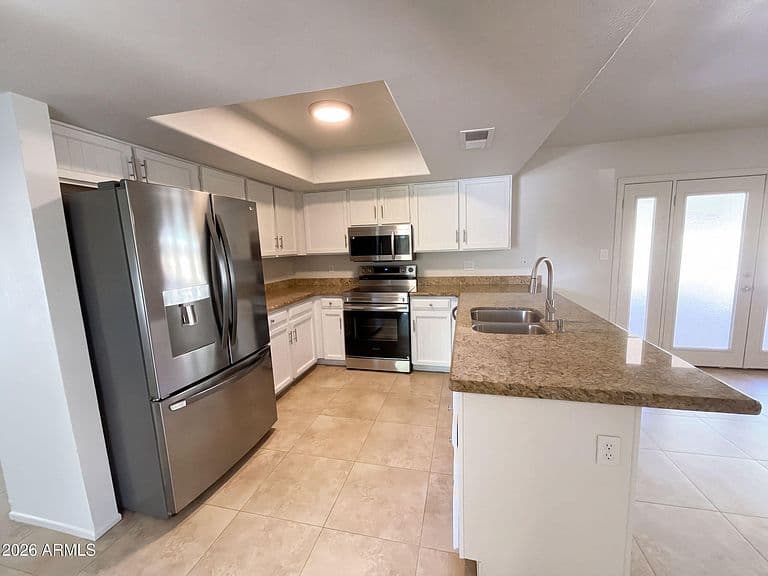 4038 W MERCER Lane photo 2