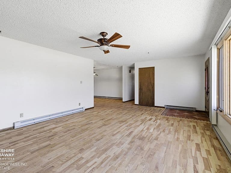 12 Marquette Dr photo 4