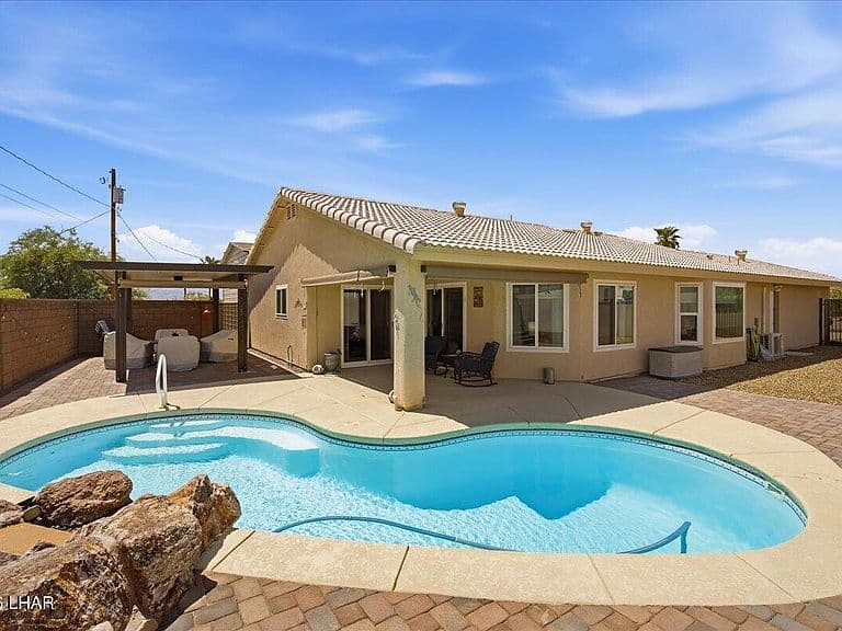 3330 Yaqui Dr photo 2