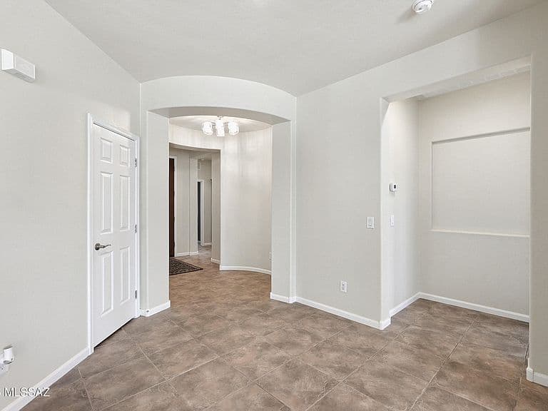 2292 E Skywalker Way photo 5