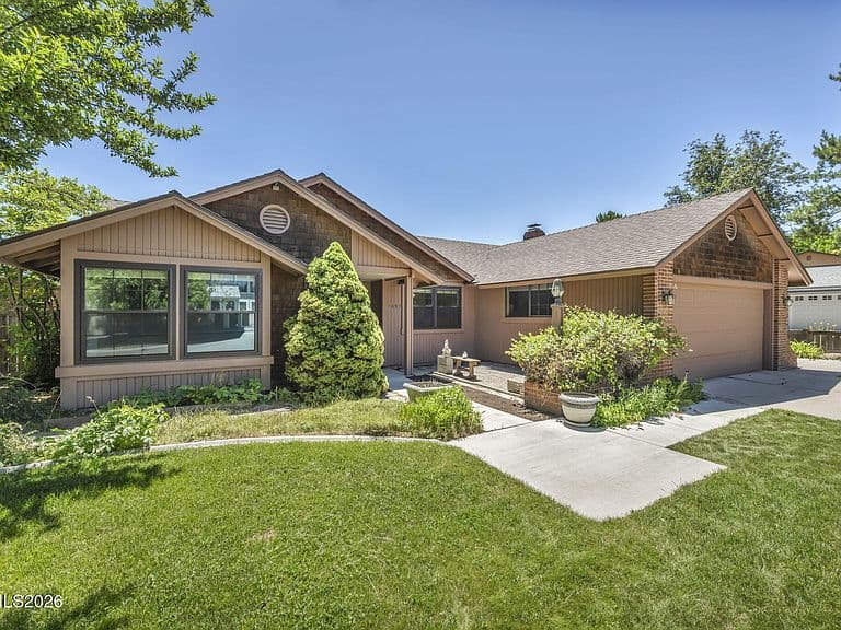 1097 Stagecoach Ln photo 3