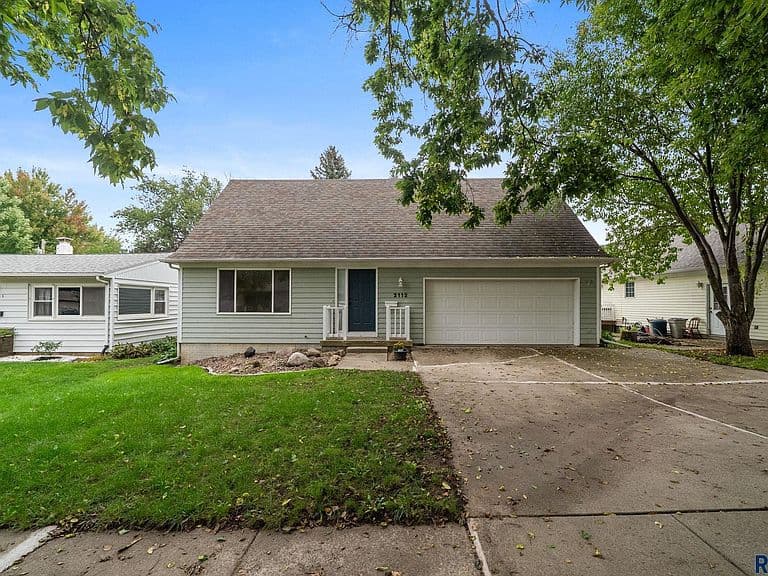 2112 S Holly Ave photo 1