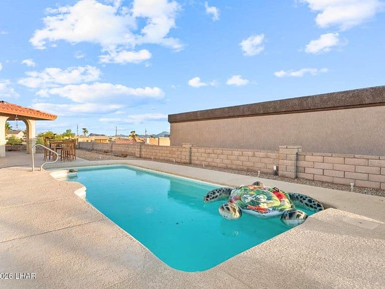 2633 Beverly Glen Ln photo 2