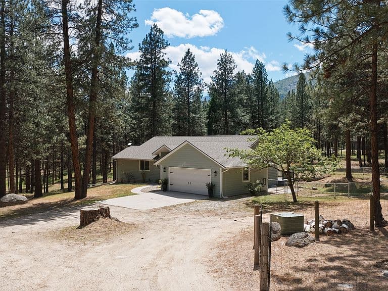 281 Wyant Ln photo 3