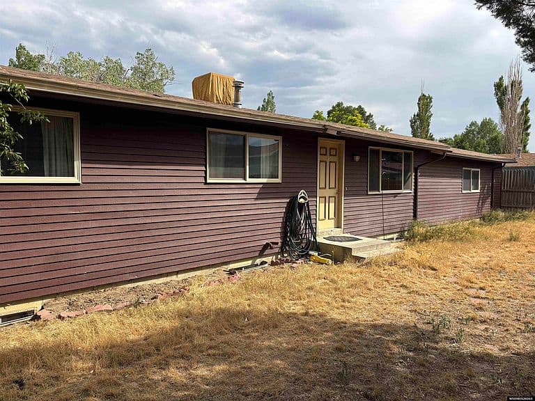 210 Mountain Rd photo 1