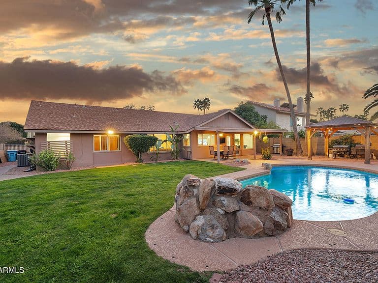 5516 E BECK Lane photo 2