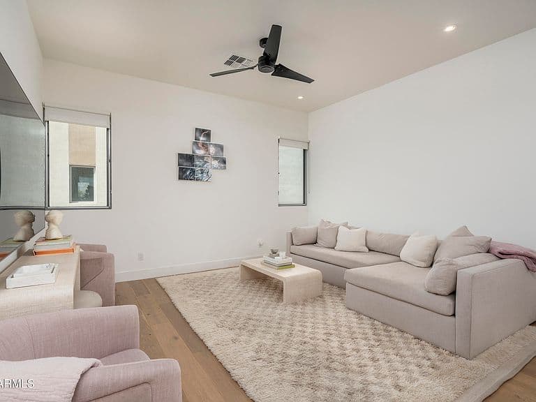 3150 E GLENROSA Avenue #2 photo 3