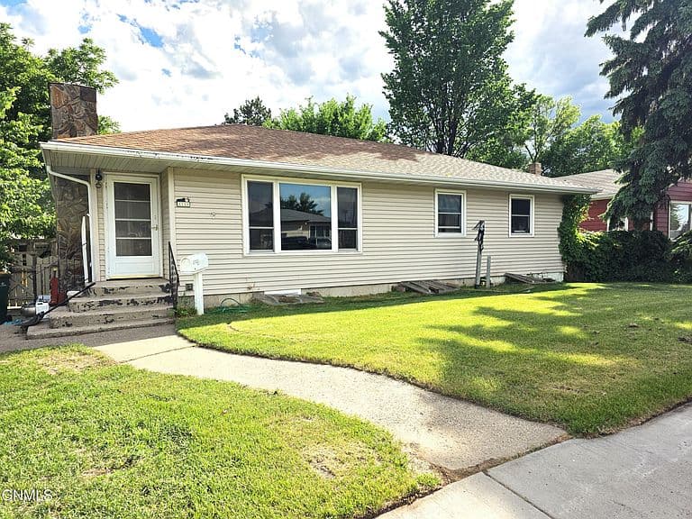 1111 Riverview Ave photo 1