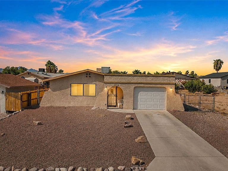4368 S Los Maderos Drive photo 2