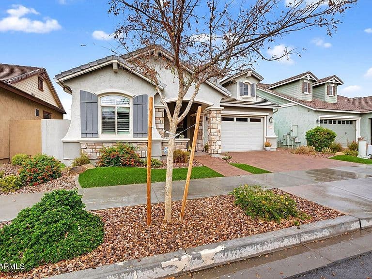 4238 E Skousen St photo 2