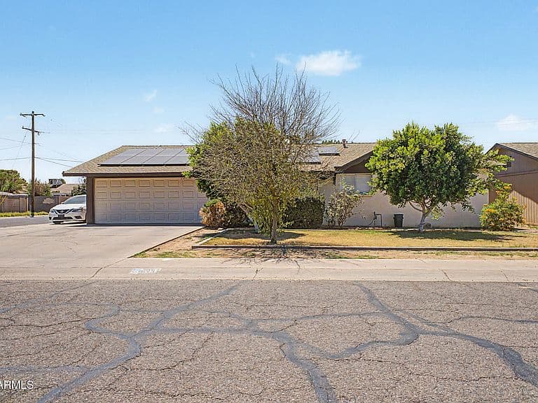 3701 W ECHO Lane photo 1
