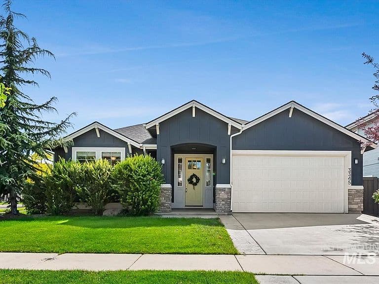 3345 E Mardia St photo 1