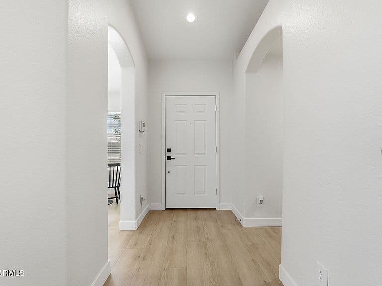 1146 W 20TH Avenue photo 5