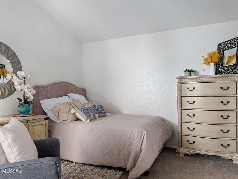 5781 E Paseo Cimarron photo 5