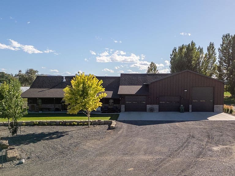20 Emily Ln photo 1
