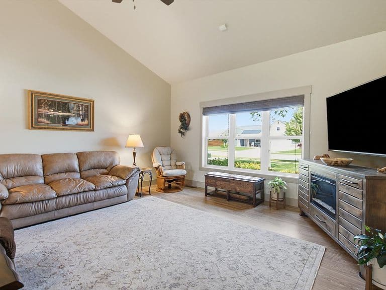 150 Lazy Creek Way photo 4