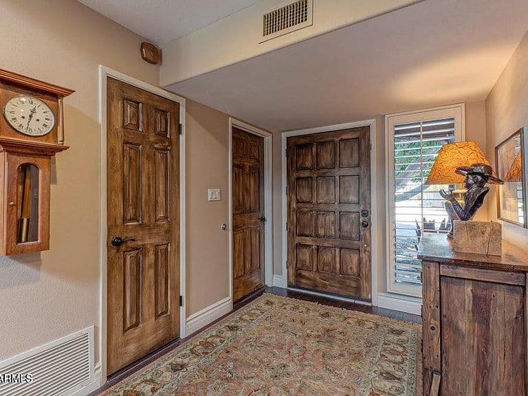 7302 E ROSE Lane photo 3