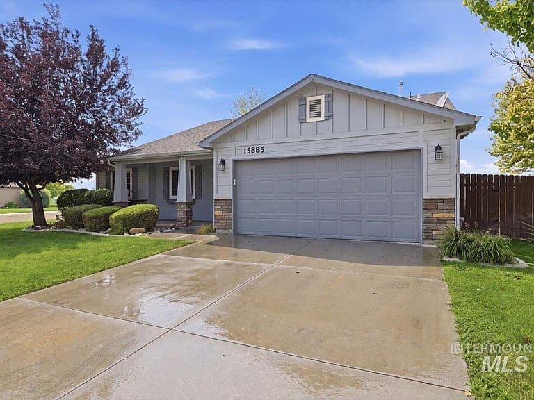 15885 Granite Peak Ave photo 3