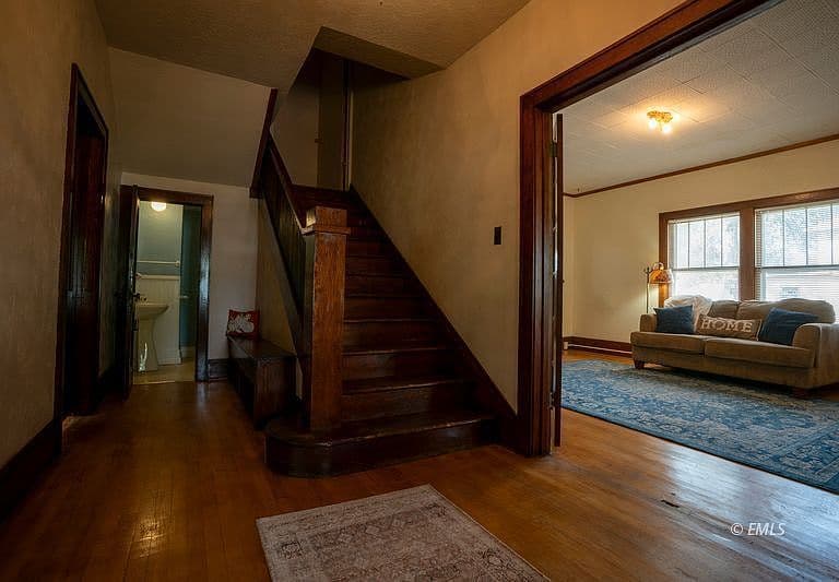 515 N Cottage Grv photo 3