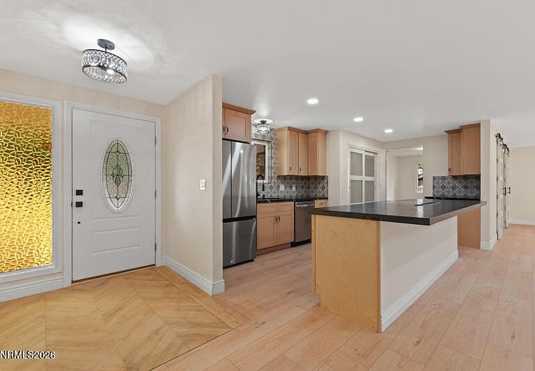 1321 Clemens Dr photo 4