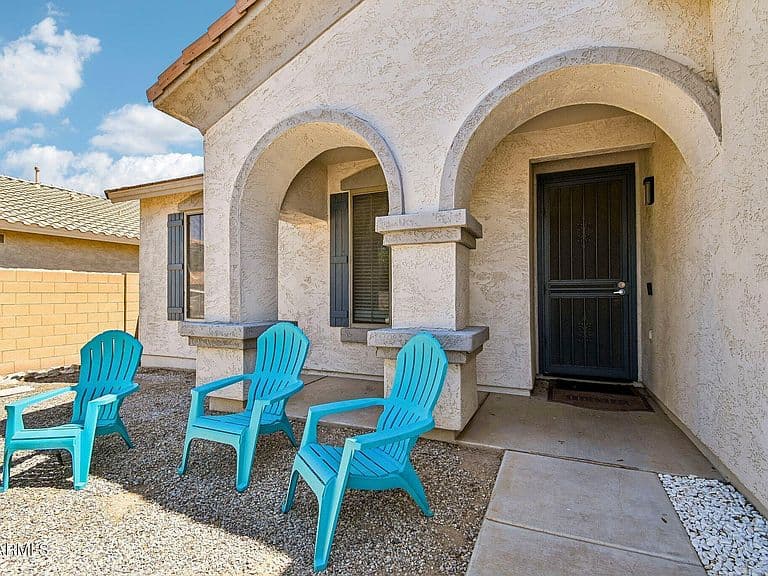 40885 N ARBOR Avenue photo 2