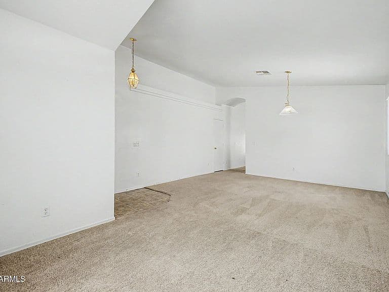 10612 W GROSS Avenue photo 4