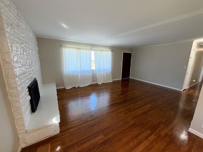 1659 Monte Vista Dr photo 5