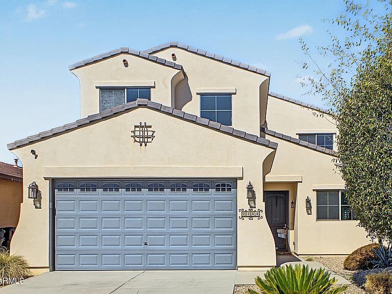 2330 W SIERRA VISTA Drive photo 1