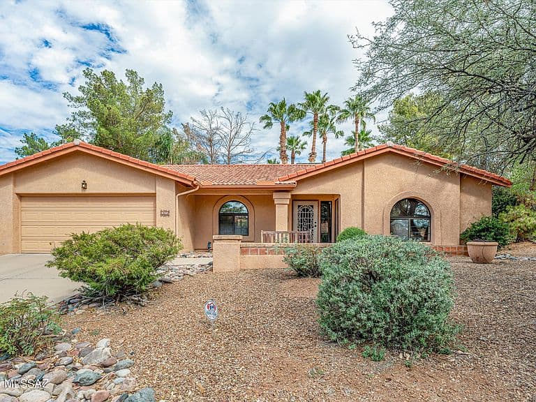 5747 N Via Umbrosa photo 1