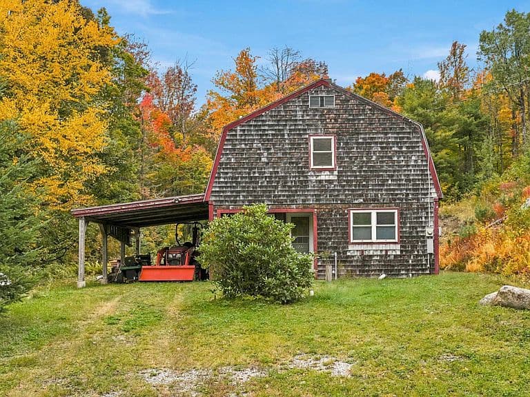 127 Martin Road photo 2