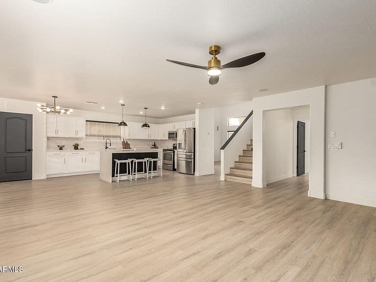 41285 W Pryor Ln photo 5