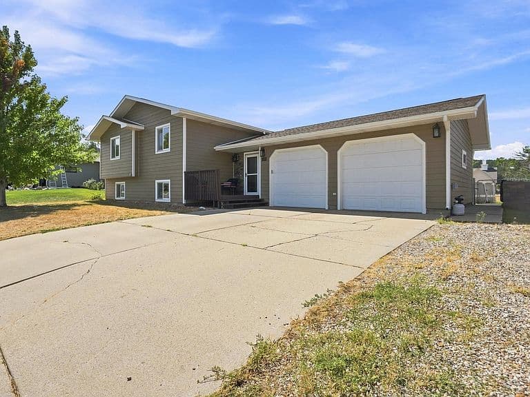 2911 Greenwood Trl photo 2