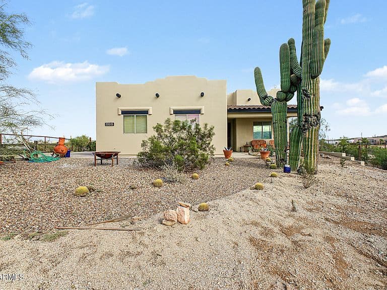 28515 N SADDLE TRAMP Way photo 1