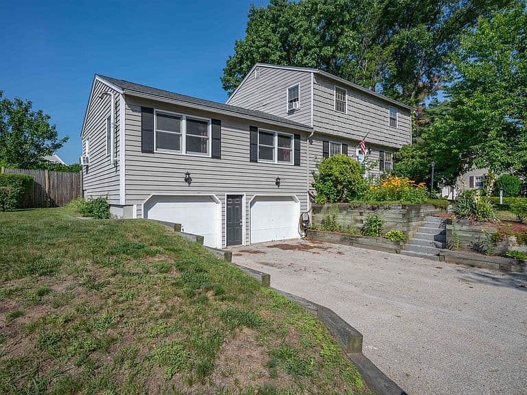 15 Parkhurst Drive photo 1
