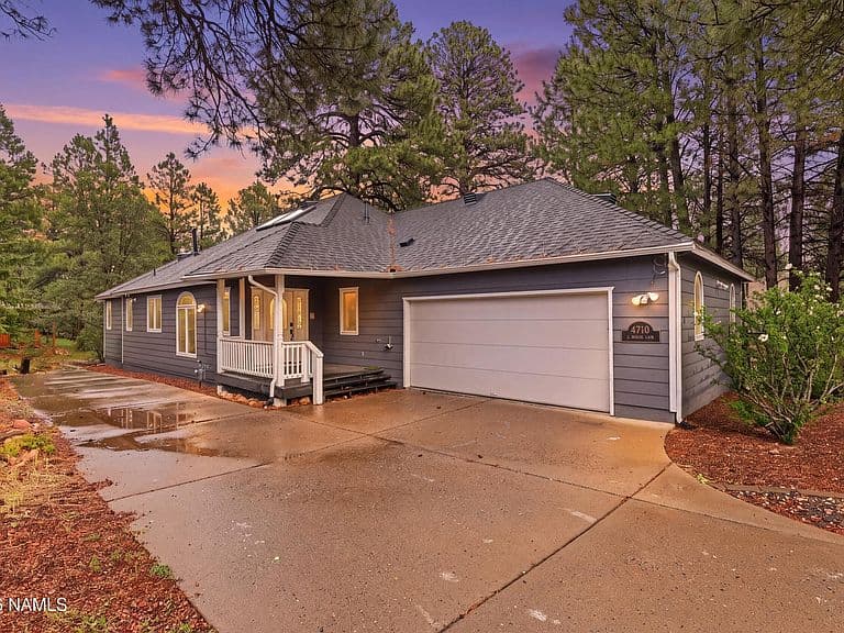 4710 E Oriole Ln photo 3