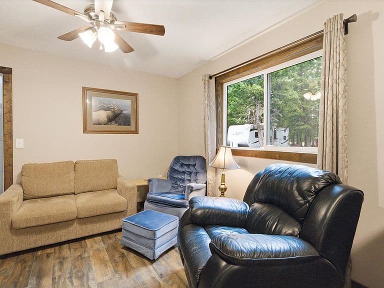 58 Evergreen Dr photo 3