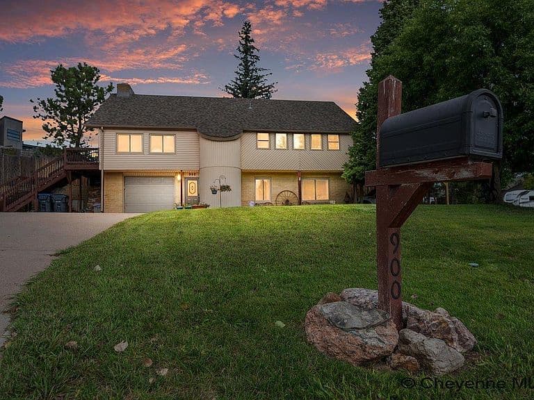 900 Ponderosa Rd photo 1