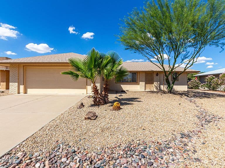 20426 N SONNET Drive photo 1