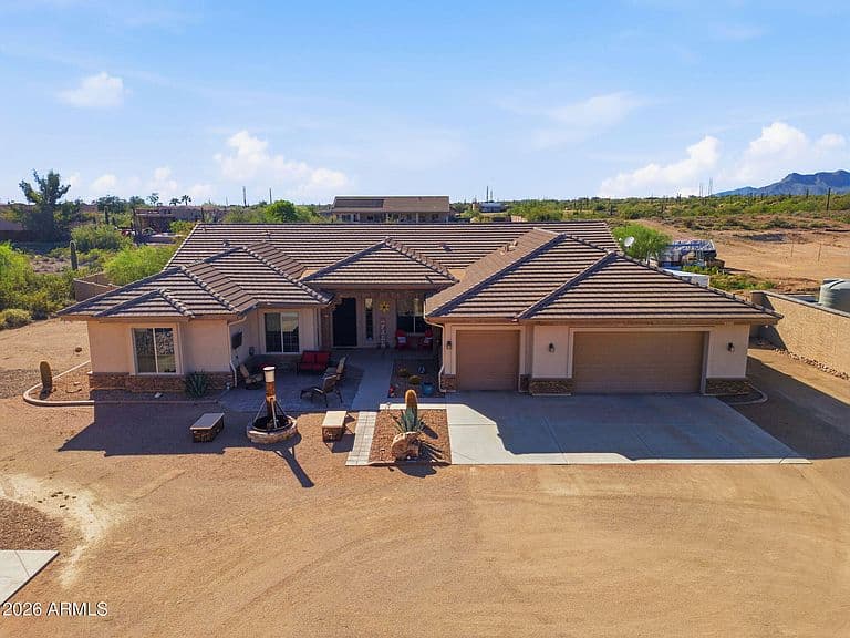 1532 N ROADRUNNER Road photo 2