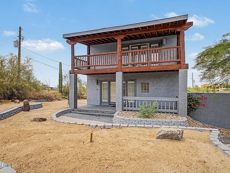 40404 N NEW RIVER Road photo 1
