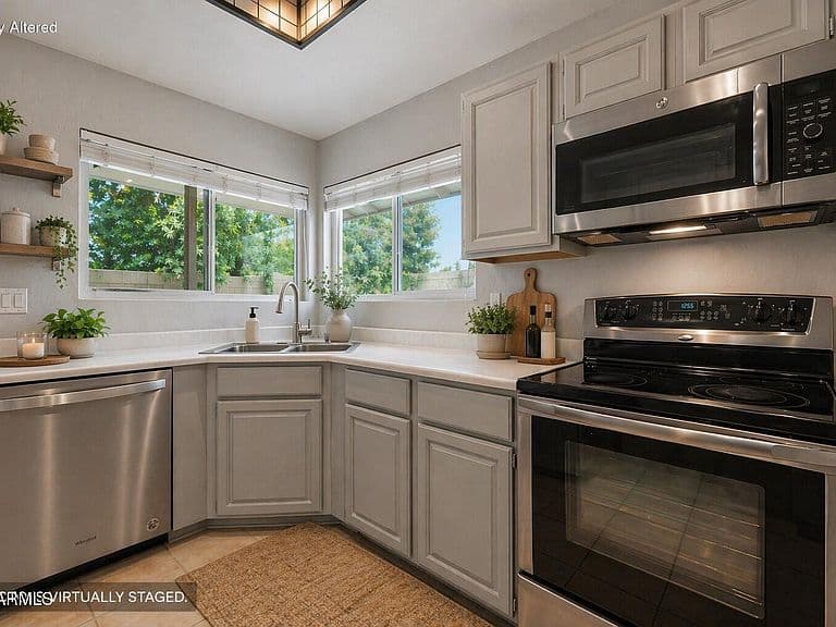 4284 W Park Avenue photo 5