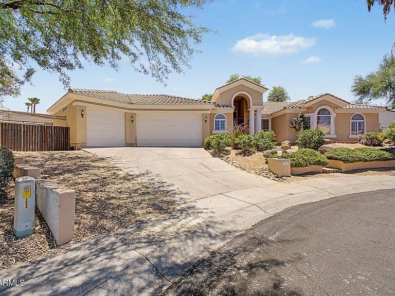 1621 E MONTE CRISTO Avenue photo 1