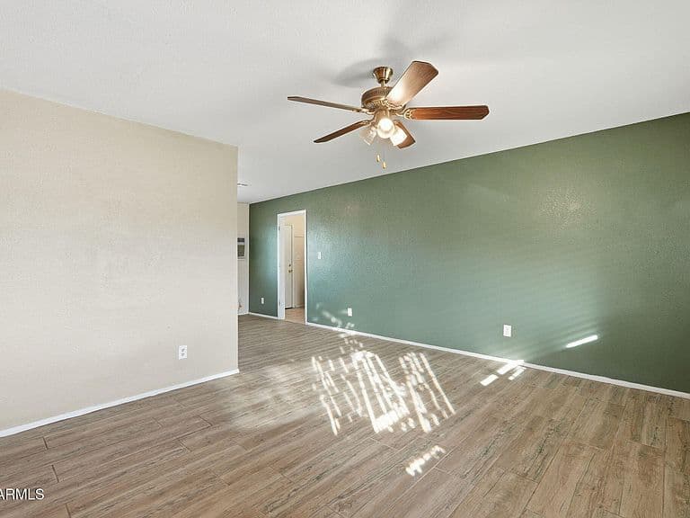 1205 E ONTARIO Court photo 3